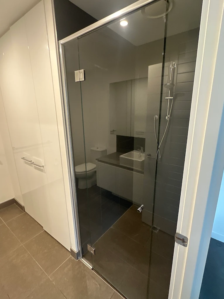 Shower glass clean - Kitchen Cleaning – Coorparoo, Norman Park, Camp Hill and Carina by Prestine Bond Cleaning